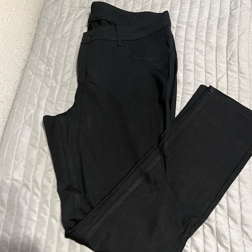 JW Straight-Leg Pant Essential Stretch
